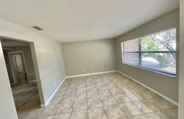 4485 White Oak Circle Gallery 4