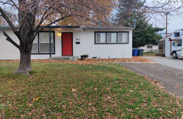 1407 Wright Ave photos photos