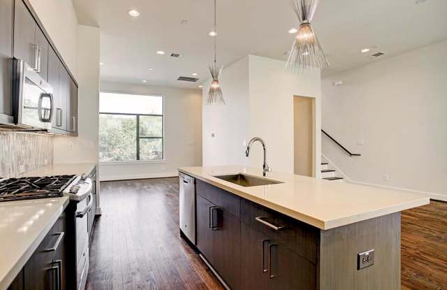 1004 California Gallery 4