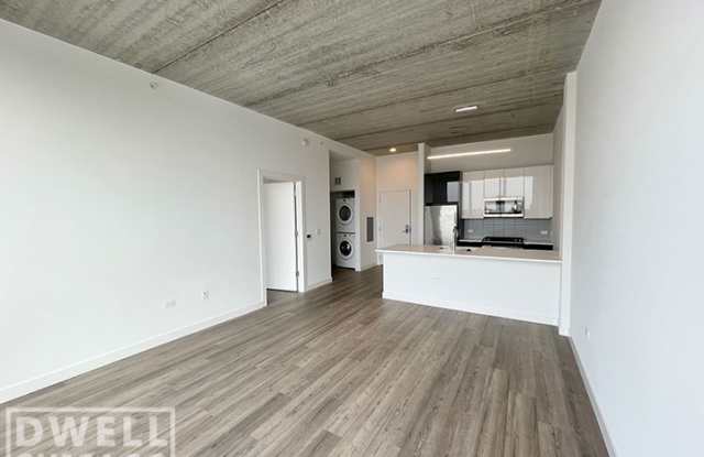 734 W Sheridan Rd Gallery 2