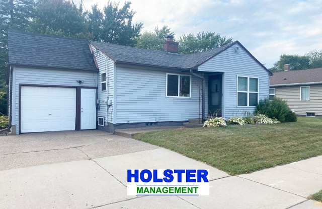 3-Bedroom 1-Bath Single-Family Home With 1-Car Attached Garage - 1106 South 17th Avenue, Wausau, WI 54401
