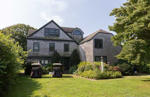 17 Agawam Avenue Gallery 4