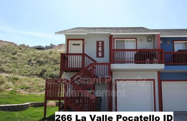 266 La Valle Strada photos photos