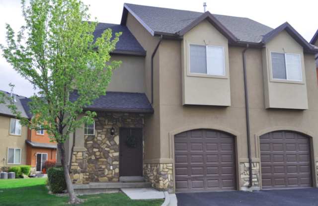 Spacious Pleasant Grove Townhome photos photos