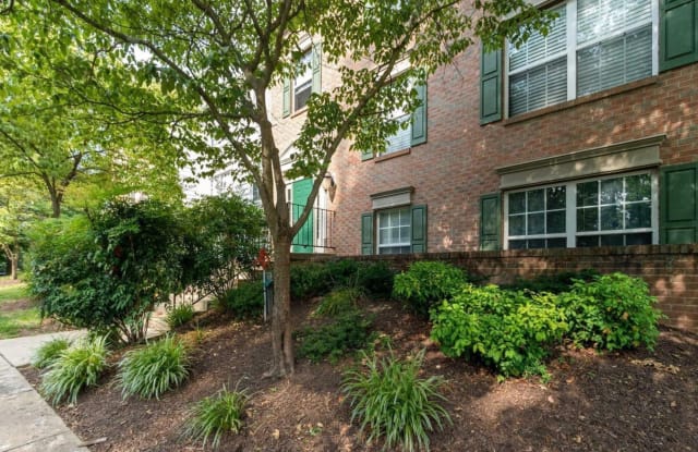 12114 Green Leaf Court - 12114 Green Leaf Court, Fair Oaks, VA 22033