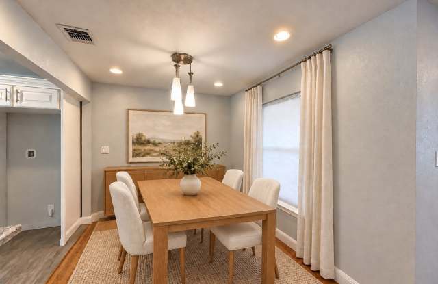 126 Longridge Dr Gallery 3