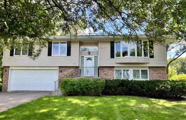 1817 Welland Avenue photos photos