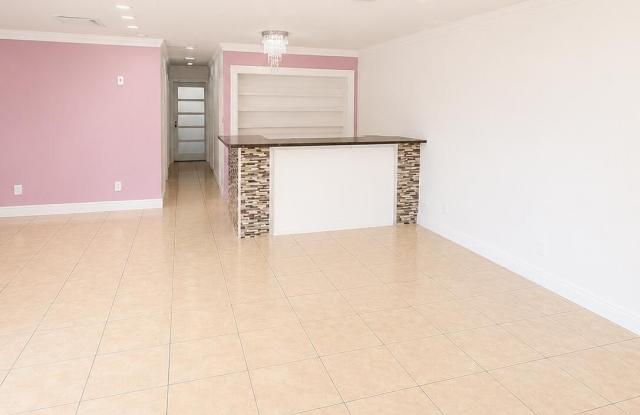 5540 W GLENDALE Avenue Gallery 4