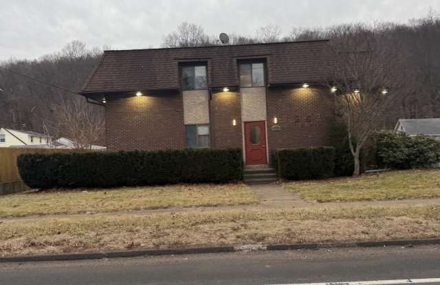 343 King Street unit: 103 photos photos