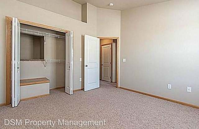 1136 Redstone Lane Gallery 3