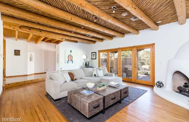 8523 N 50th Pl Gallery 3