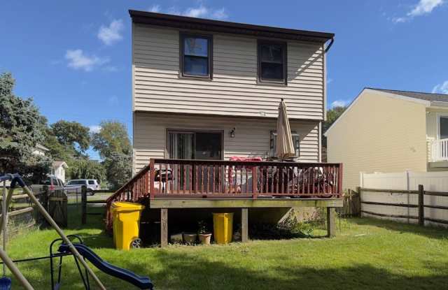 10 GLENMONT Avenue Gallery 2