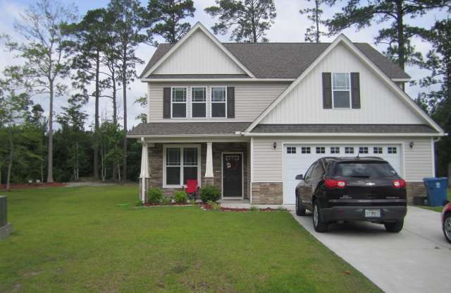 Large family home with fenced back yard in Satterfield Close to Cherry Point  New Bern photos photos