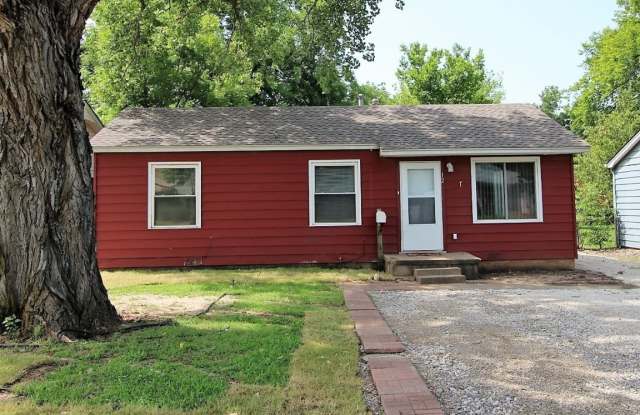 122 W 5th Street - 122 West 5th Street, Edmond, OK 73003