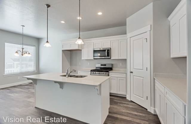 1758 N 3870 W Gallery 4