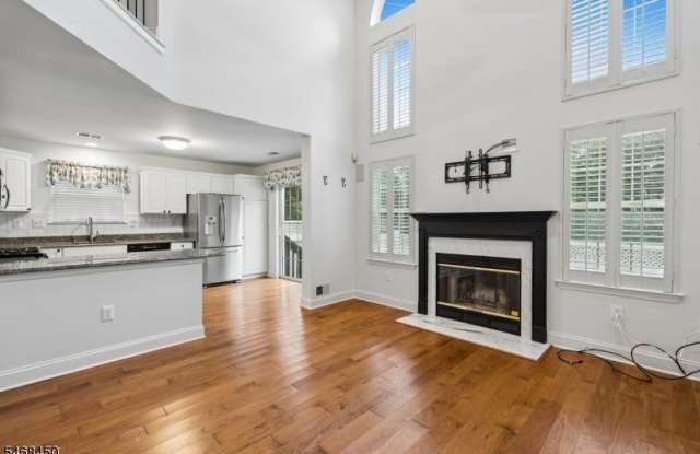 61 Dorchester Dr Gallery 4