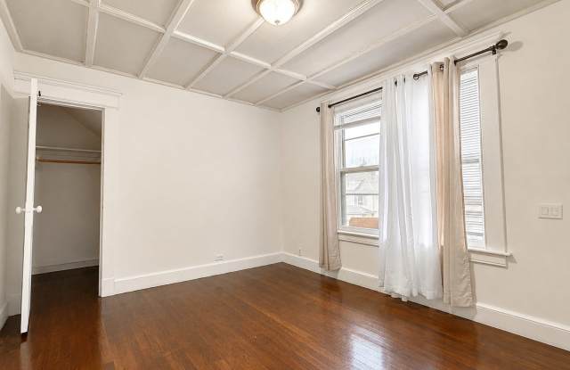 7 Alma Street Gallery 2