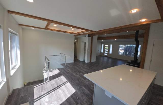 16821 11th Place Northeast Gallery 2