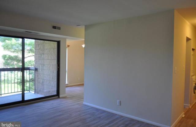 6091 MAJORS LN #6 Gallery 2