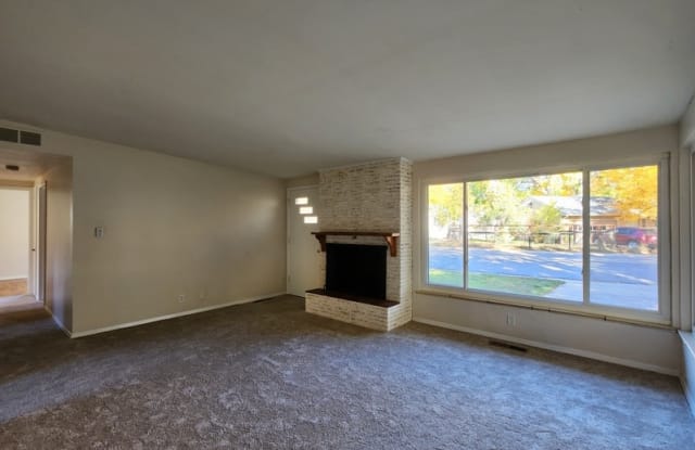 1609 Crestmore Place Gallery 4