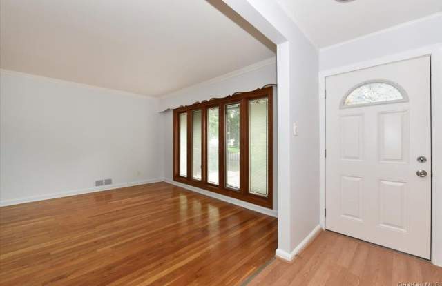 7515 196th Place Gallery 2