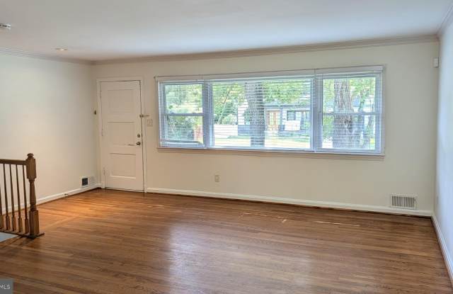 909 COTTAGE Street SW Gallery 4