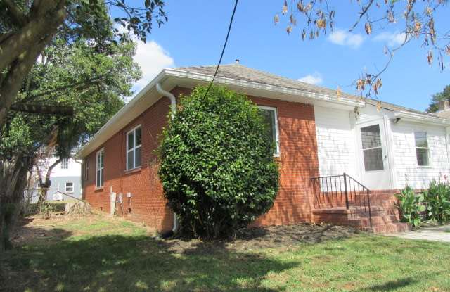40 Ranlo Ave Gallery 1