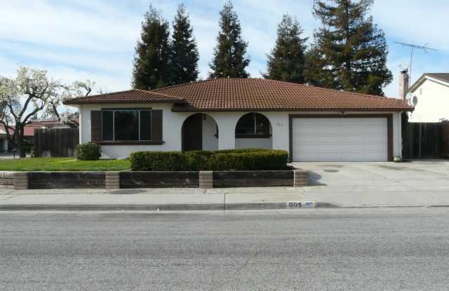 Newly Remodeled 4 bed 2 bath Home in North San Jose photos photos