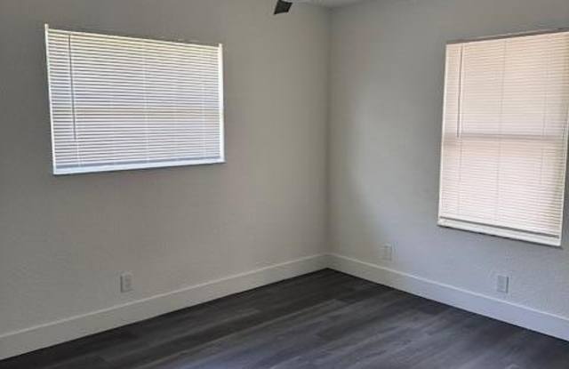 1616 NW 5th Street photos photos