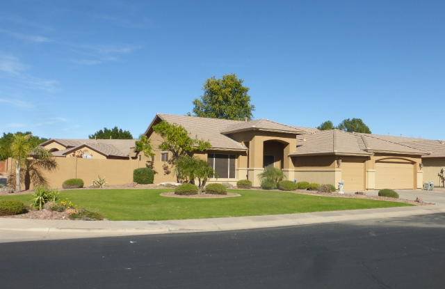 7032 W GREENBRIAR Drive - 7032 West Greenbriar Drive, Glendale, AZ 85308
