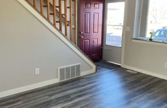 REMODELED TWO BED TOWNHOME!! Gallery 4
