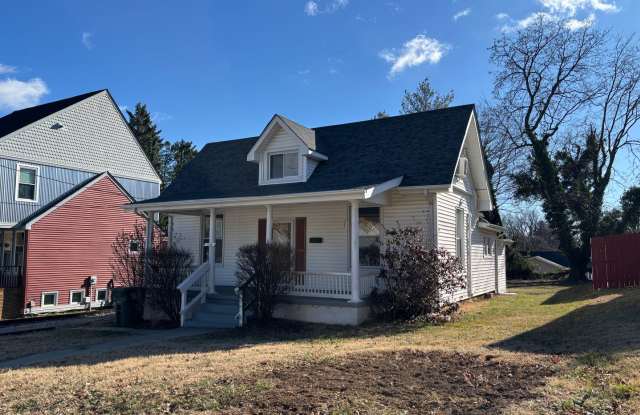 14 W Carrollton AVE, Salem, VA 24153 3 Bedroom  1 Bath - Salem Charmer $500 off 1st Month Rent Special photos photos