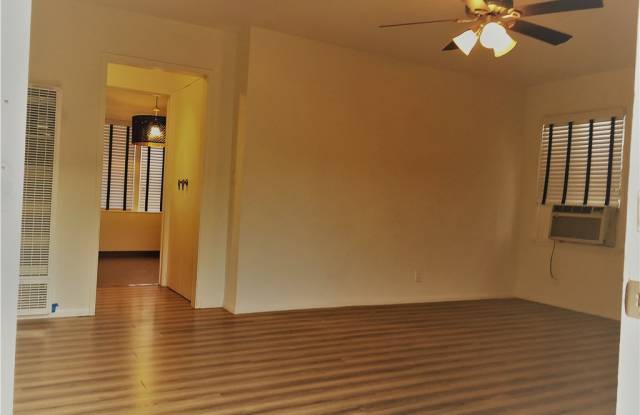 11216 Tiara Street Gallery 3