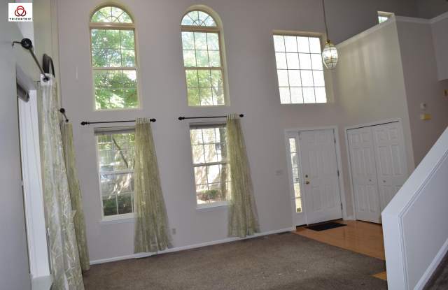 1566 Heron Circle Gallery 3