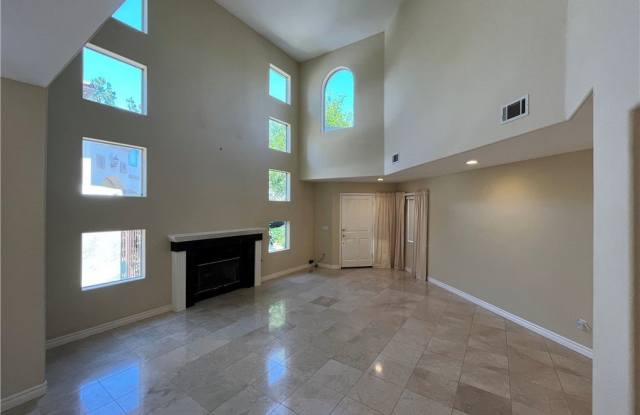 1180 Pan Court Gallery 4