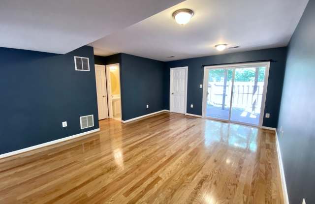 8381 JOVIN CIRCLE Gallery 3