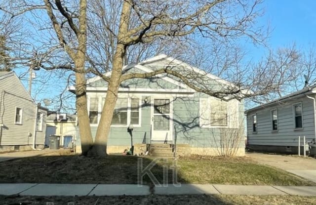 4434 Packard - 4434 Packard Road, Toledo, OH 43612