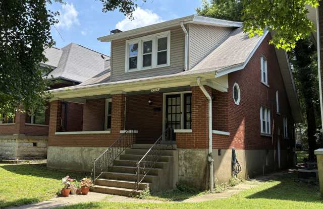 2126 Sherwood Ave photos photos
