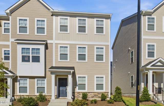 1011 Hemlock Cone Way Gallery 1