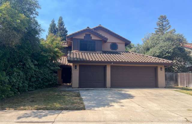 Large Home on Quiet Court Gallery 1