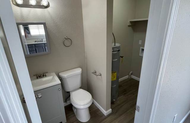 2 Bed/1.5 Bath Two Story Apartment Osage Beach Gallery 4