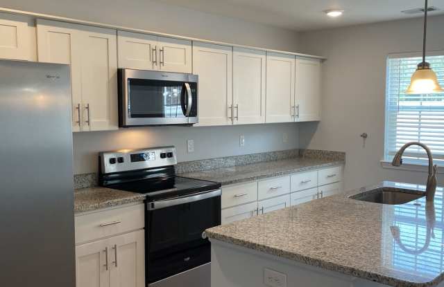 Newly built 3 bedroom/2.5 bath condo near schools - 609 37th Avenue North, Myrtle Beach, SC 29577