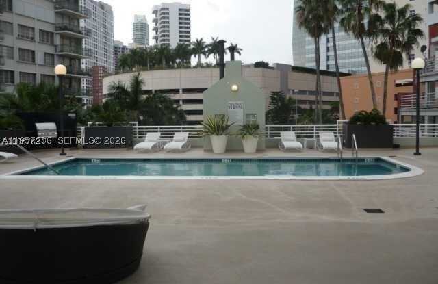 1402 Brickell Bay Dr Gallery 2