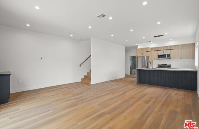 4527 W 17th St photos photos