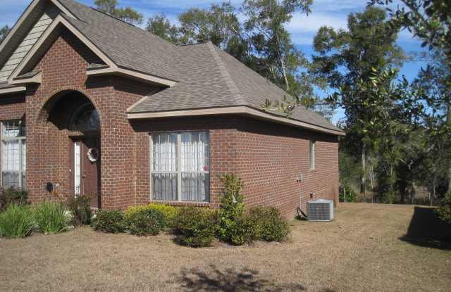 Exquisitely maintained 3 Bedroom 2 Bath in Hammock Bay Gallery 4