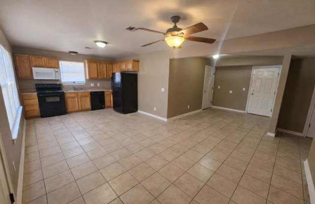 A Comfortable Place to Call Home - 2102 South Cunningham Avenue, Joplin, MO 64804