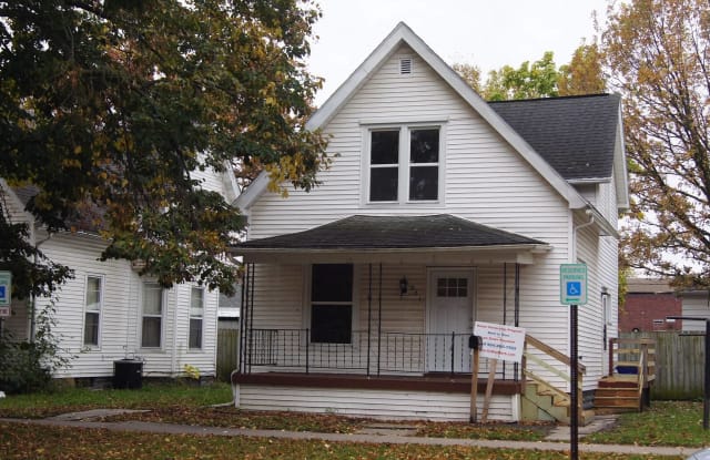 321 16TH ST NE - 321 16th Street Northeast, Cedar Rapids, IA 52402