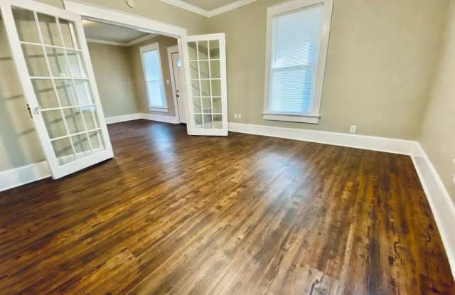 3 bedroom, 2 bathroom recently updated in Cooper Young Gallery 4