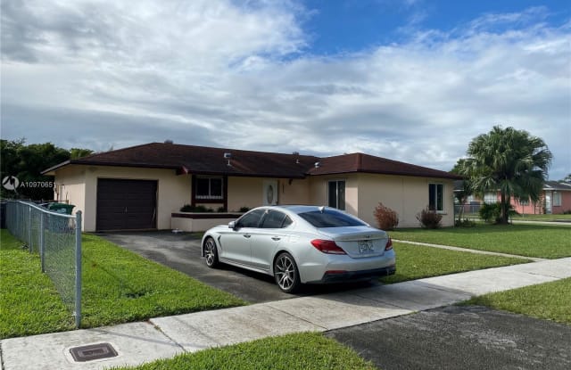 10970 SW 165th Ter - 10970 Southwest 165th Terrace, Palmetto Estates, FL 33157