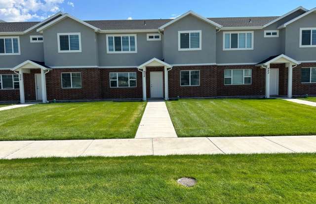 New Never Lived in Springville Townhome For Rent photos photos